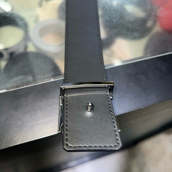 Louis Vuitton LV Initiales Belt 95/38 (M0450) - Picture 4 of 6